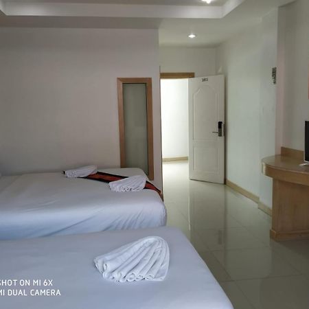 Red Sapphire Hotel Patong Екстериор снимка