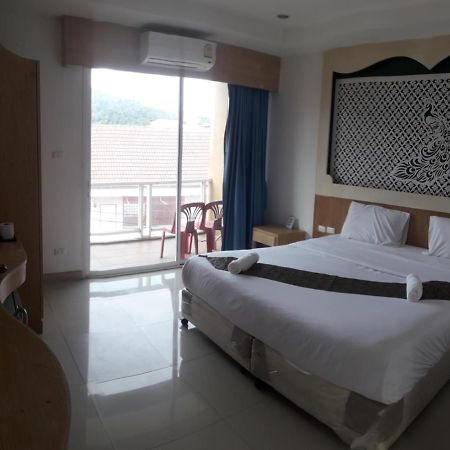 Red Sapphire Hotel Patong Екстериор снимка