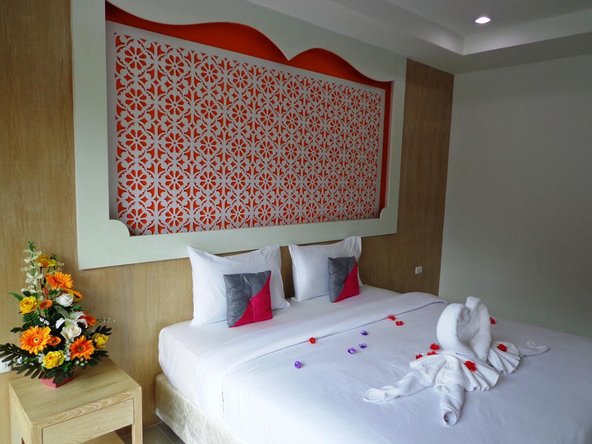 Red Sapphire Hotel Patong Екстериор снимка