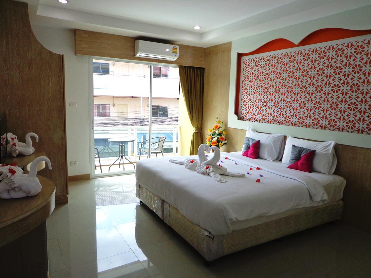 Red Sapphire Hotel Patong Екстериор снимка