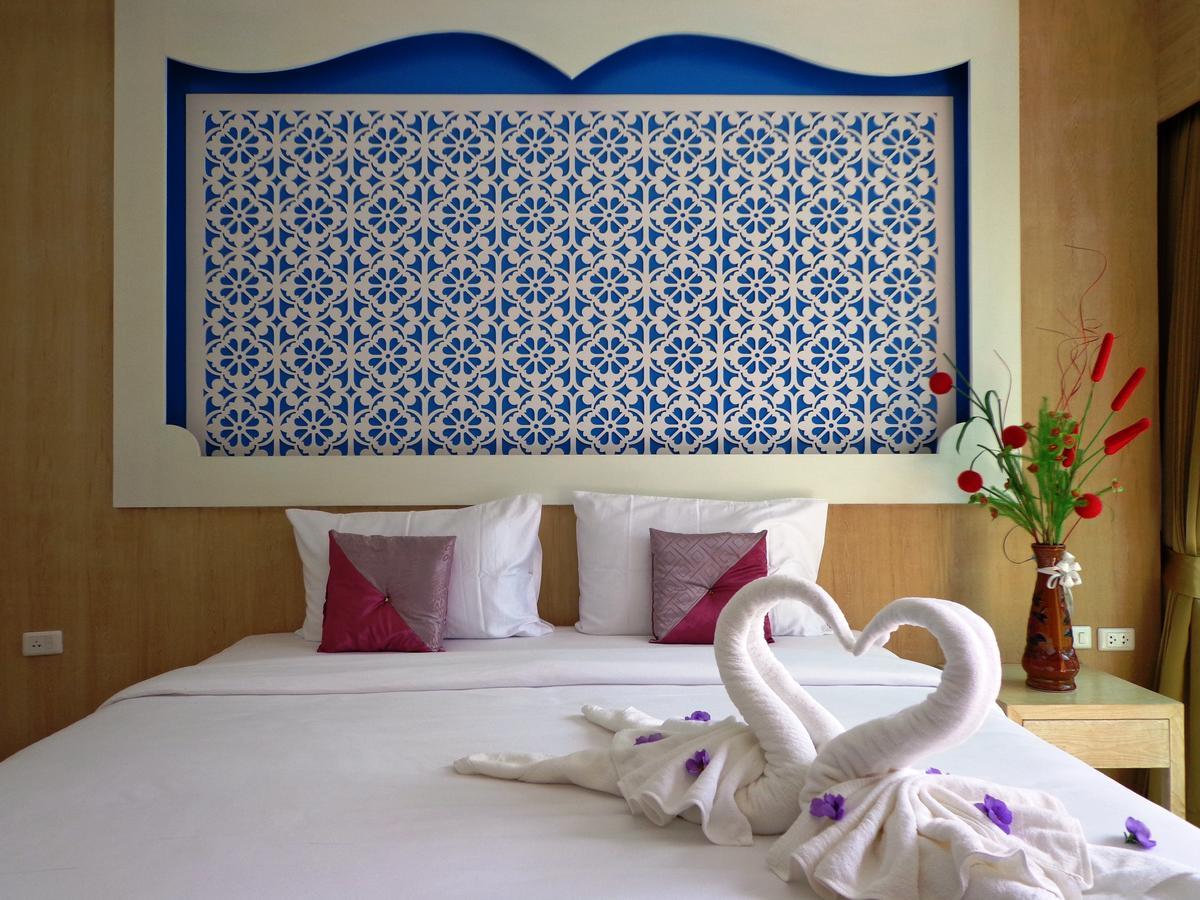 Red Sapphire Hotel Patong Екстериор снимка