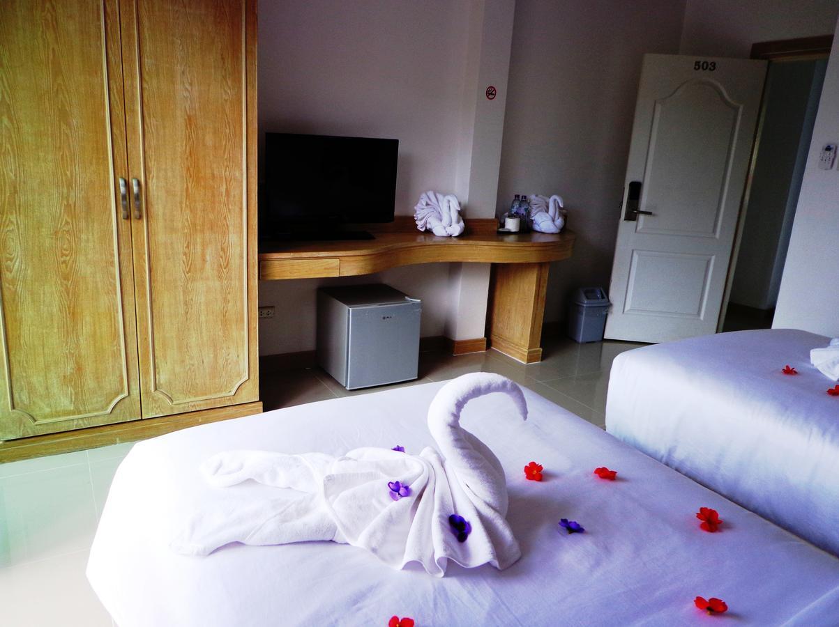 Red Sapphire Hotel Patong Екстериор снимка