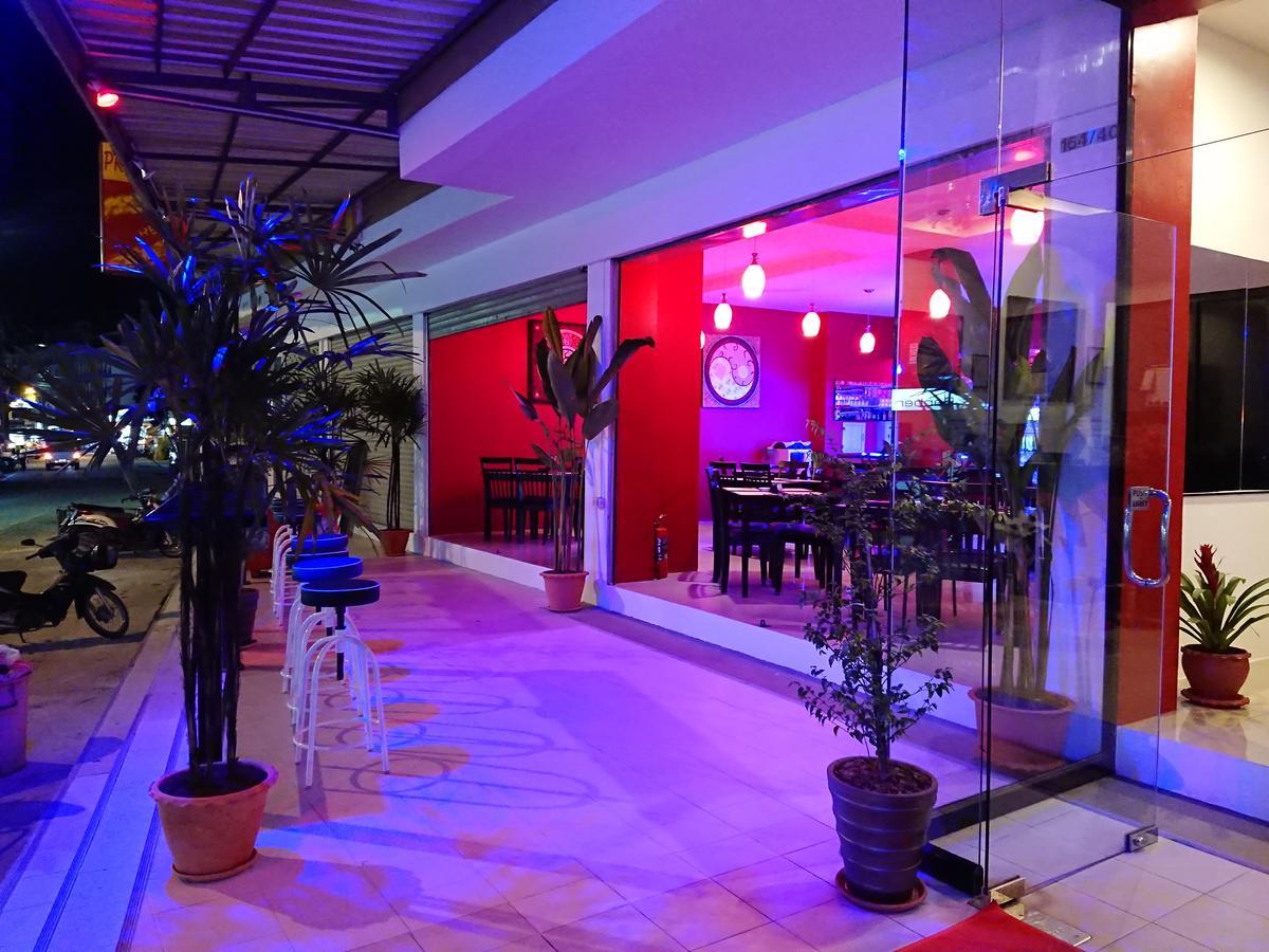 Red Sapphire Hotel Patong Екстериор снимка