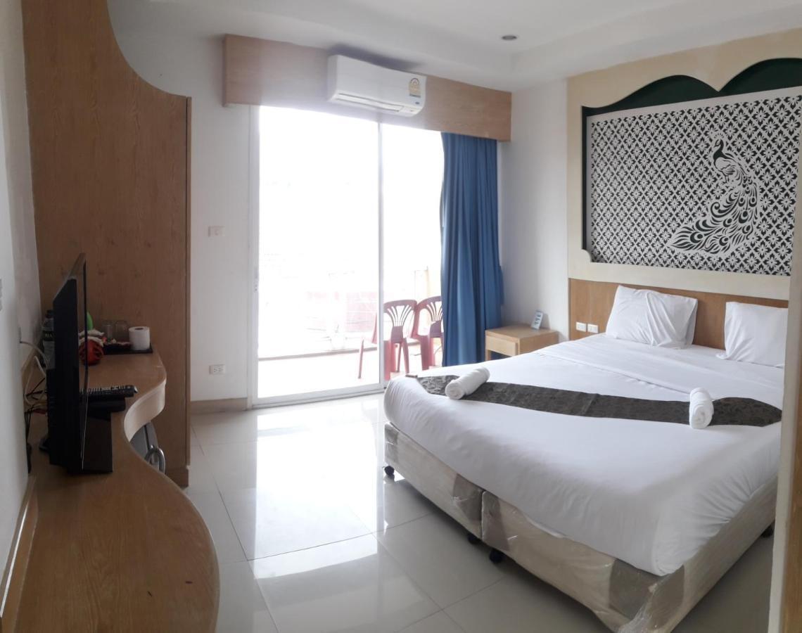 Red Sapphire Hotel Patong Екстериор снимка